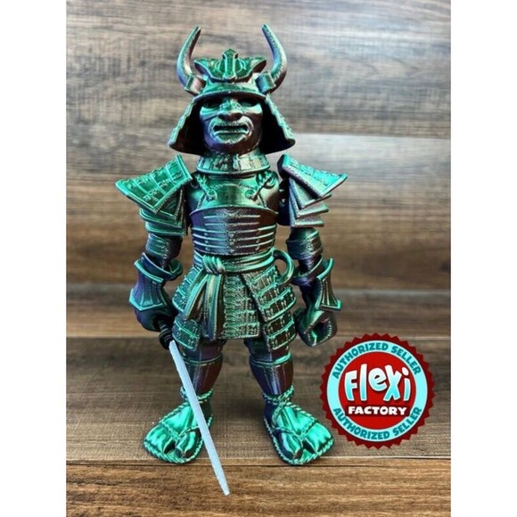 Color Changing 3D Printed Articulated Samurai With Sword - Picture 1 of 11